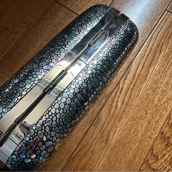 Holographic croc clutch - Picture 6 of 8